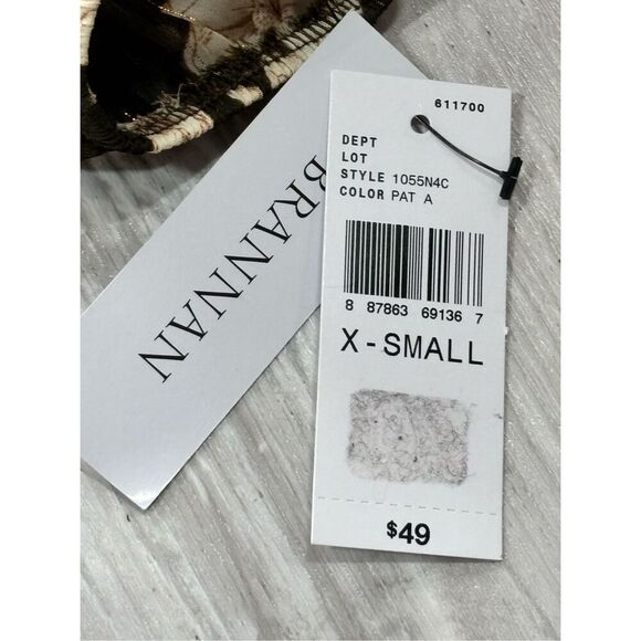 Brannan floral ruched cold shoulder blouse size XS - Picture 11 of 11